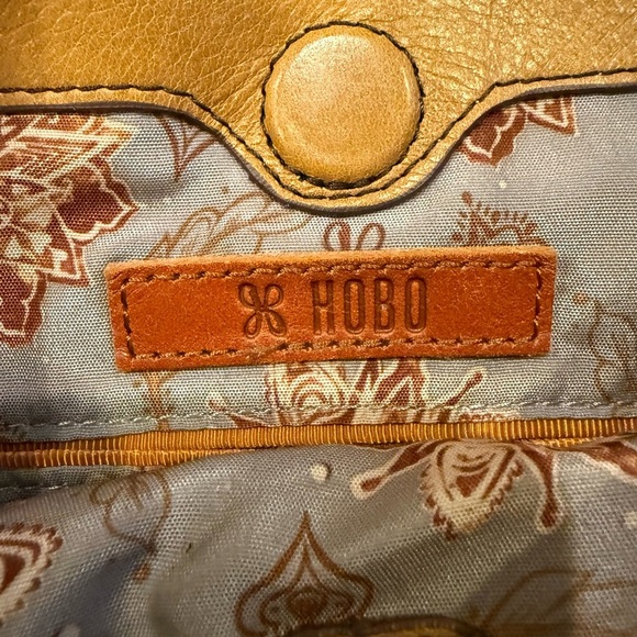 HOBO Crossbody Bag Camel Tan Soft Leather Foldover Clutch Adjustable Strap - Picture 5 of 14